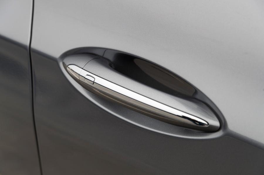 Детали экстерьера Holden Astra Sedan 2017 года  (фото 30 из 42)